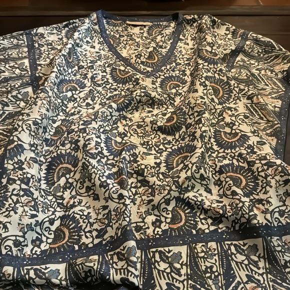 Tory Burch silk cover up - Picture 2 of 5